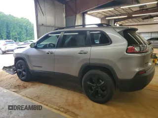 2019 Jeep Cherokee Altitude с VIN 1C4PJMLX0KD367701, выставлен на аукционе Copart как лот 55210775 с пробегом 64 079 миль миль и Списание • Salvage title. История ставок и продаж доступна на DreamBid. Изображение 2.