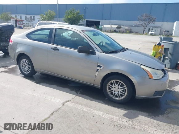 2008 Ford Focus SE with VIN 1FAHP33NX8W135881, listed as a IAAI auction lot 41668949 with 160,261 mi miles. Bid and sale history available at carsss.com. Image 1.
