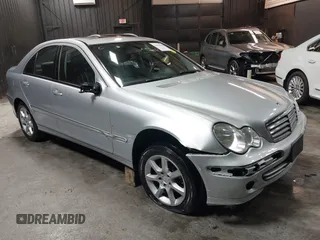 2007 Mercedes-Benz C 280 Luxury z VIN WDBRF92H07F912730, wystawiony jako IAAI lot #42359196 z przebiegiem 138 429 mil mil oraz . Historia ofert i sprzedaży dostępna na DreamBid. Obrazek 1.