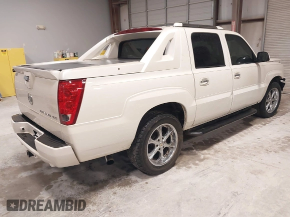2005 Cadillac Escalade EXT z VIN 3GYEK62N65G222485, wystawiony jako IAAI lot #41409741 z przebiegiem 228 916 mil mil oraz . Historia ofert i sprzedaży dostępna na DreamBid. Obrazek 4.