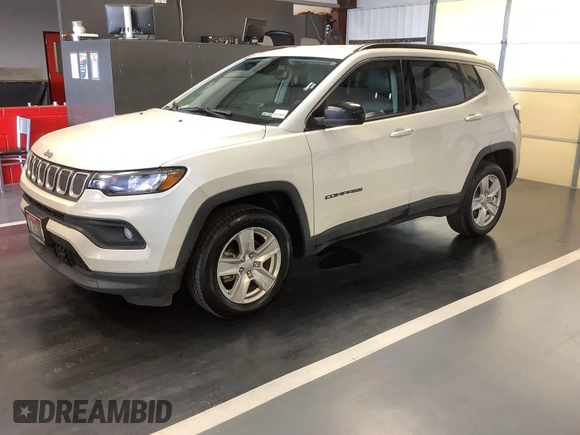 2022 Jeep Compass Latitude with VIN 3C4NJDBB6NT143179, listed as a IAAI auction lot 42748522 with 39,675 mi miles and . Bid and sale history available at DreamBid. Image 13.