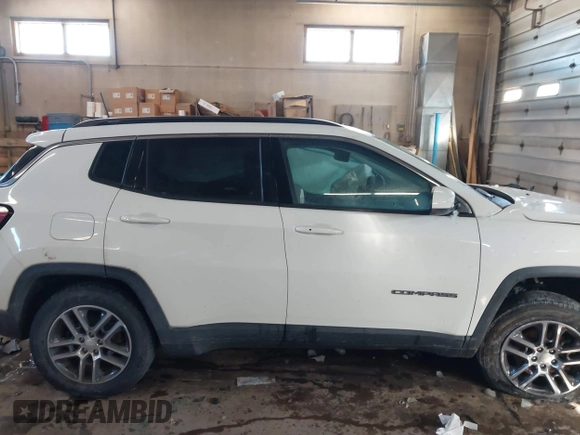 2018 Jeep Compass Latitude with VIN 3C4NJDBB0JT179167, listed as a IAAI auction lot 41622598 with 106,880 mi miles. Bid and sale history available at carsss.com. Image 14.