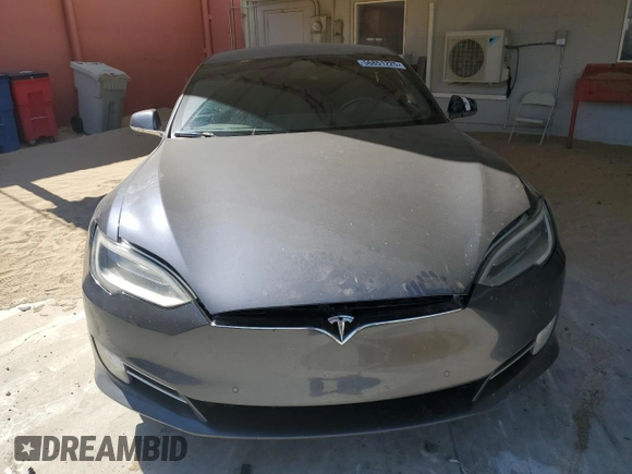 2017 Tesla Model S 60 z VIN 5YJSA1E18HF192715, wystawiony jako Copart lot #56851225 z przebiegiem 103 231 mil mil oraz Szkoda całkowita • Salvage title. Historia ofert i sprzedaży dostępna na DreamBid. Obrazek 5.