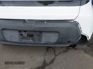 2016 Kia Soul z VIN KNDJN2A22G7318804, wystawiony jako IAAI lot #41860656 z przebiegiem 115 089 mil mil oraz . Historia ofert i sprzedaży dostępna na DreamBid. Obrazek 6.