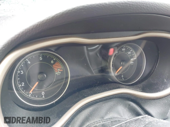 2017 Jeep Cherokee Limited with VIN 1C4PJMDB2HW562277, listed as a IAAI auction lot 41800310 with Not Provided miles and . Bid and sale history available at DreamBid. Image 15.