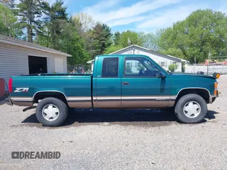 1998 Chevrolet Silverado 1500 with VIN 2GCEK19R8W1234004, listed as a IAAI auction lot 42161786 with 208,786 mi miles and . Bid and sale history available at DreamBid. Image 13.