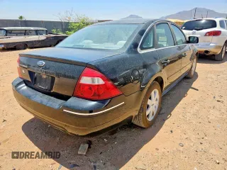 2005 Ford Five Hundred SE z VIN 1FAFP23135G155457, wystawiony jako Copart lot #59118245 z przebiegiem 157 582 mil mil oraz Tytuł czysty. Historia ofert i sprzedaży dostępna na DreamBid. Obrazek 4.