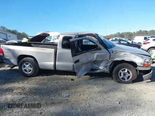 2000 Dodge Dakota with VIN 1B7GL22X9YS521262, listed as a IAAI auction lot 41635416 with 403,083 mi miles. Bid and sale history available at carsss.com. Image 13.