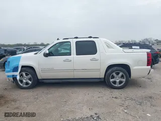 2012 Chevrolet Avalanche LTZ with VIN 3GNMCGE04CG103276, listed as a IAAI auction lot 41913522 with 139,633 mi miles. Bid and sale history available at carsss.com. Image 14.