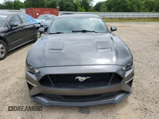 2018 Ford Mustang GT z VIN 1FA6P8CF8J5125570, wystawiony jako Copart lot #53959305 z przebiegiem 92 588 mil mil oraz Szkody całkowita. Historia ofert i sprzedaży dostępna na DreamBid. Obrazek 5.