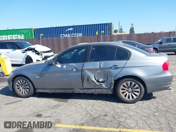 2009 BMW 3 Series 328i z VIN WBAPH57559NL76941, wystawiony jako IAAI lot #42304631 z przebiegiem 118 985 mil mil oraz . Historia ofert i sprzedaży dostępna na DreamBid. Obrazek 14.