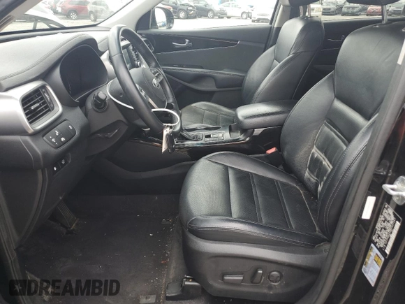 2019 Kia Sorento EX z VIN 5XYPHDA53KG457567, wystawiony jako Copart lot #57665945 z przebiegiem 150 392 mil mil oraz Czysty tytuł • Clean title. Historia ofert i sprzedaży dostępna na DreamBid. Obrazek 7.