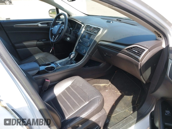 2013 Ford Fusion SE with VIN 3FA6P0HR1DR228027, listed as a IAAI auction lot 42126141 with 170,353 mi miles. Bid and sale history available at carsss.com. Image 5.