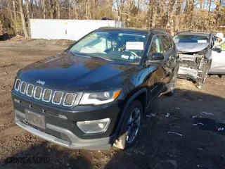 2018 Jeep Compass Limited with VIN 3C4NJDCB8JT264014, listed as a IAAI auction lot 41668627 with 97,847 mi miles. Bid and sale history available at carsss.com. Image 17.