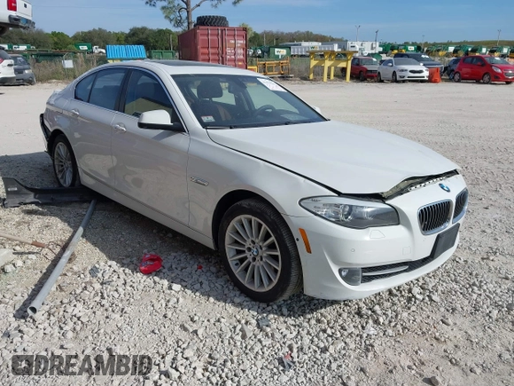 2013 BMW 5 Series 535i xDrive z VIN WBAFU7C59DDU76175, wystawiony jako IAAI lot #41433212 z przebiegiem 108 175 mil mil oraz . Historia ofert i sprzedaży dostępna na DreamBid. Obrazek 1.