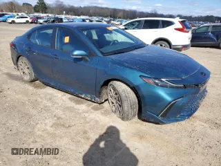 2025 Toyota Camry LE z VIN 4T1DAACK7SU567511, wystawiony jako Copart lot #48159125 z przebiegiem Nie podano mil oraz Szkoda całkowita • Salvage title. Historia ofert i sprzedaży dostępna na DreamBid. Obrazek 4.