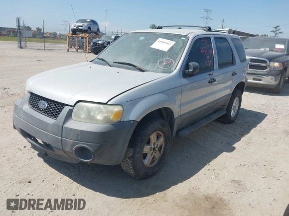 2005 Ford Escape XLS Value with VIN 1FMYU02Z35KD14123, listed as a IAAI auction lot 41989367 with 255,422 mi miles. Bid and sale history available at carsss.com. Image 2.