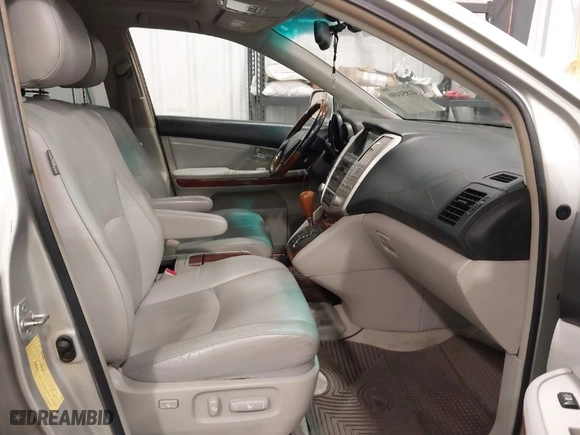 2006 Lexus RX 330 with VIN JTJGA31U360061864, listed as a IAAI auction lot 41851490 with 199,832 mi miles. Bid and sale history available at carsss.com. Image 5.