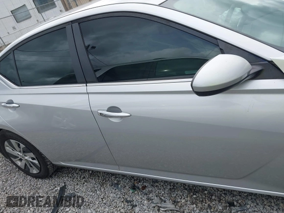 2019 Nissan Altima S with VIN 1N4BL4BV1KC219217, listed as a IAAI auction lot 41853232 with 64,761 mi miles and . Bid and sale history available at carsss.com. Image 13.