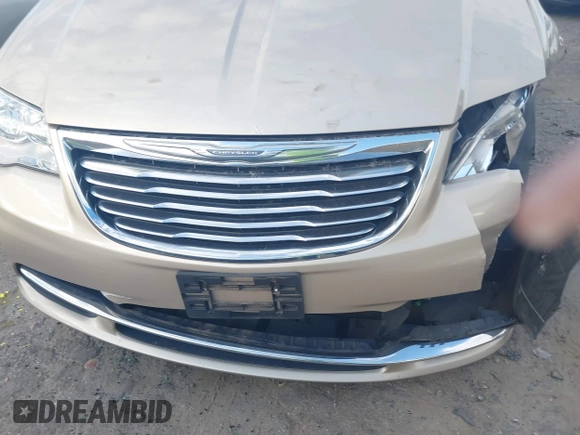2016 Chrysler Town & Country Touring-L with VIN 2C4RC1CG1GR174351, listed as a IAAI auction lot 40789150 with 85,260 mi miles. Bid and sale history available at carsss.com. Image 12.