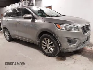 2018 Kia Sorento LX with VIN 5XYPG4A36JG380578, listed as a IAAI auction lot 41620342 with 123,471 mi miles. Bid and sale history available at carsss.com. Image 1.