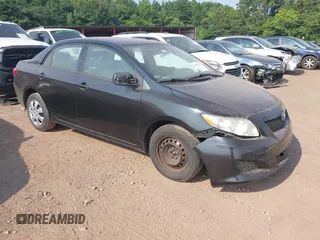 2010 Toyota Corolla z VIN 2T1BU4EE2AC231370, wystawiony jako IAAI lot #42507792 z przebiegiem 242 552 mil mil oraz . Historia ofert i sprzedaży dostępna na DreamBid. Obrazek 1.
