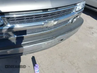 2001 Chevrolet Tahoe LS z VIN 1GNEC13T61R208266, wystawiony jako IAAI lot #41370967 z przebiegiem 378 105 mil mil oraz . Historia ofert i sprzedaży dostępna na DreamBid. Obrazek 6.