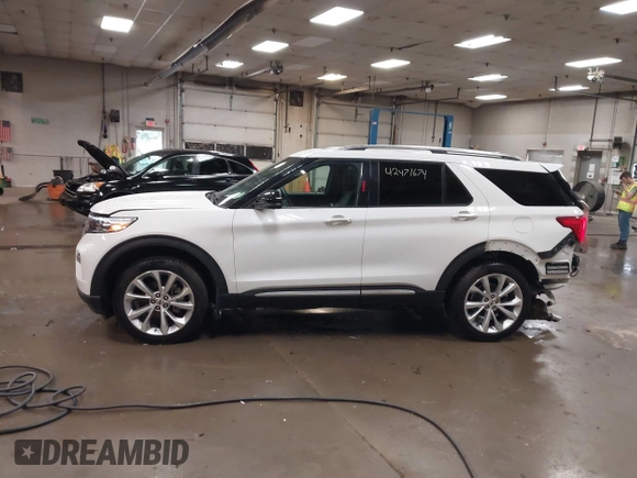 2023 Ford Explorer Platinum с VIN 1FM5K8HC5PGA13109, выставлен на аукционе IAAI как лот 42471674 с пробегом 12 361 миль миль и . История ставок и продаж доступна на DreamBid. Изображение 14.