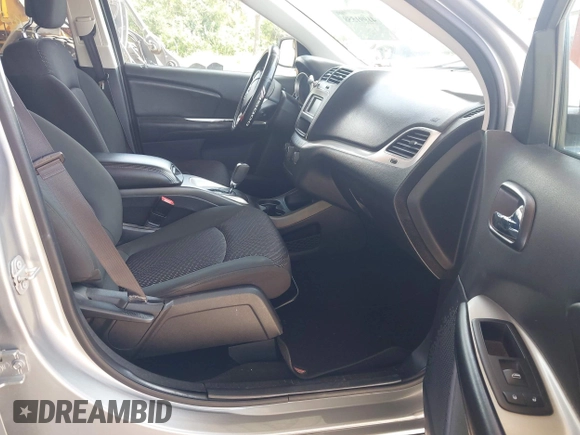 2019 Dodge Journey SE with VIN 3C4PDCBB0KT848601, listed as a IAAI auction lot 41991558 with 76,272 mi miles and . Bid and sale history available at DreamBid. Image 5.