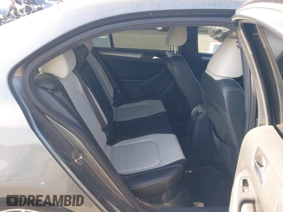2016 Volkswagen Jetta Sport z VIN 3VWD17AJ0GM386504, wystawiony jako IAAI lot #42000125 z przebiegiem 90 405 mil mil oraz . Historia ofert i sprzedaży dostępna na DreamBid. Obrazek 8.