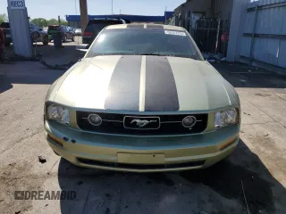 2006 Ford Mustang Standard z VIN 1ZVHT80N665164317, wystawiony jako Copart lot #56353295 z przebiegiem 225 158 mil mil oraz Szkoda całkowita • Salvage title. Historia ofert i sprzedaży dostępna na DreamBid. Obrazek 5.