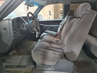 2003 GMC Sierra 2500HD SLE z VIN 1GTHK29U93E220646, wystawiony jako Copart lot #56318055 z przebiegiem 144 159 mil mil oraz Czysty tytuł • Clean title. Historia ofert i sprzedaży dostępna na DreamBid. Obrazek 7.