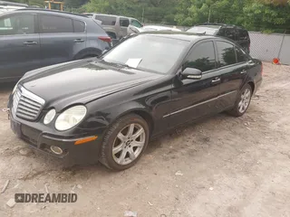 2008 Mercedes-Benz E 350 Luxury z VIN WDBUF87X58B270308, wystawiony jako IAAI lot #42377231 z przebiegiem 184 813 mil mil oraz . Historia ofert i sprzedaży dostępna na DreamBid. Obrazek 2.