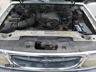 2000 Ford Explorer XLT with VIN 1FMZU83P8YUB63966, listed as a Copart auction lot 59455755 with 136,852 mi miles and Clean title. Bid and sale history available at DreamBid. Image 12.