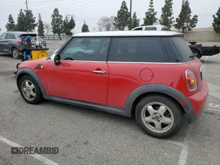 2009 MINI Hardtop with VIN WMWMF33529TW77066, listed as a Copart auction lot 55321915 with 139,901 mi miles and Clean Title. Bid and sale history available at DreamBid. Image 2.