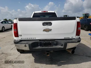 2011 Chevrolet Silverado 3500HD Work Truck z VIN 1GC4KZC81BF130600, wystawiony jako Copart lot #53819535 z przebiegiem Nie podano mil oraz Szkody całkowita. Historia ofert i sprzedaży dostępna na DreamBid. Obrazek 6.