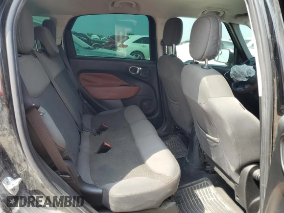 2014 FIAT 500L Trekking z VIN ZFBCFADH8EZ011075, wystawiony jako Copart lot #51542315 z przebiegiem 118 661 mil mil oraz Szkoda całkowita • Salvage title. Historia ofert i sprzedaży dostępna na DreamBid. Obrazek 10.