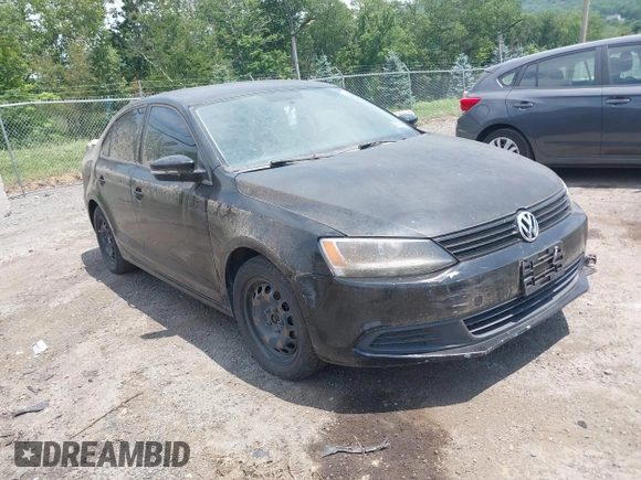 2014 Volkswagen Jetta SE with VIN 3VWD17AJ2EM392821, listed as a IAAI auction lot 42621085 with 102,211 mi miles and . Bid and sale history available at DreamBid. Image 1.