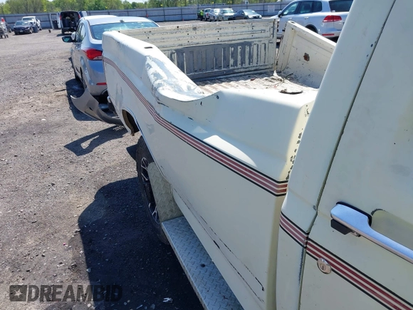 1987 Ford F-250 with VIN 1FTHF2518HKA08300, listed as a IAAI auction lot 41984273 with 37,267 mi miles and . Bid and sale history available at DreamBid. Image 16.