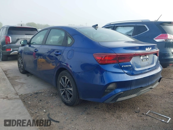 2023 Kia Forte LXS z VIN 3KPF24AD7PE652788, wystawiony jako IAAI lot #41854554 z przebiegiem 48 674 mil mil oraz . Historia ofert i sprzedaży dostępna na DreamBid. Obrazek 3.