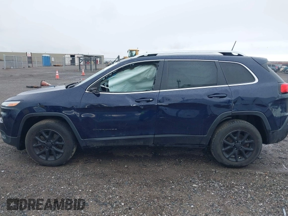 2016 Jeep Cherokee Latitude with VIN 1C4PJMCS1GW255876, listed as a IAAI auction lot 41775711 with 117,519 mi miles. Bid and sale history available at carsss.com. Image 6.