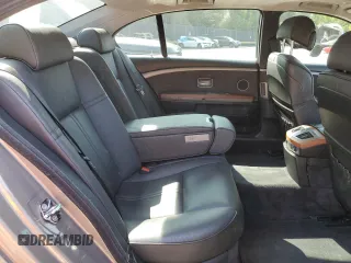 2005 BMW 7 Series 745Li z VIN WBAGN63535DS60710, wystawiony jako Copart lot #58921295 z przebiegiem 94 748 mil mil oraz Szkoda całkowita • Salvage title. Historia ofert i sprzedaży dostępna na DreamBid. Obrazek 10.
