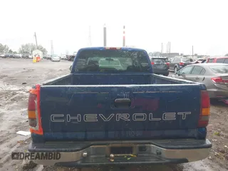 2000 Chevrolet Silverado 1500 with VIN 2GCEC19V0Y1255331, listed as a IAAI auction lot 40441563 with 282,464 mi miles. Bid and sale history available at carsss.com. Image 15.