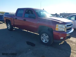2007 Chevrolet Silverado 1500 LT w/1LT with VIN 2GCEC13C371628738, listed as a IAAI auction lot 41324477 with 204,147 mi miles. Bid and sale history available at carsss.com. Image 1.