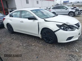 2017 Nissan Altima SL z VIN 1N4AL3AP7HC250036, wystawiony jako IAAI lot #41802476 z przebiegiem 94 228 mil mil oraz . Historia ofert i sprzedaży dostępna na DreamBid. Obrazek 1.