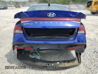 2024 Hyundai Elantra SEL z VIN KMHLM4DG7RU810310, wystawiony jako Copart lot #52614015 z przebiegiem 7 701 mil mil oraz Szkoda całkowita • Salvage title. Historia ofert i sprzedaży dostępna na DreamBid. Obrazek 6.