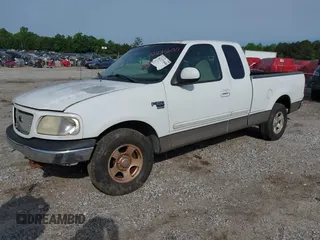 2001 Ford F-150 XL z VIN 1FTRX17WX1NA20036, wystawiony jako IAAI lot #42231600 z przebiegiem 181 549 mil mil oraz . Historia ofert i sprzedaży dostępna na DreamBid. Obrazek 17.
