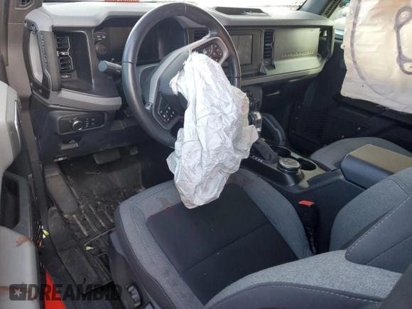 2022 Ford Bronco z VIN 1FMDE5AH9NLB12334, wystawiony jako Copart lot #83205734 z przebiegiem 12 789 mil mil oraz Szkoda całkowita • Salvage title. Historia ofert i sprzedaży dostępna na DreamBid. Obrazek 8.