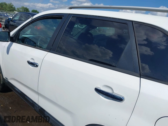 2015 Kia Sorento LX with VIN 5XYKTDA6XFG551064, listed as a IAAI auction lot 42536365 with 166,050 mi miles and . Bid and sale history available at DreamBid. Image 14.