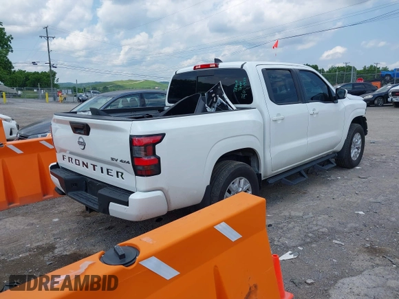 2024 Nissan Frontier SV z VIN 1N6ED1EK9RN633202, wystawiony jako IAAI lot #42227535 z przebiegiem 26 224 mil mil oraz . Historia ofert i sprzedaży dostępna na DreamBid. Obrazek 4.